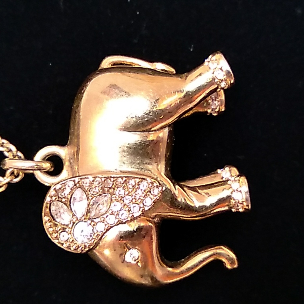 Gold Tone Elephant Necklace